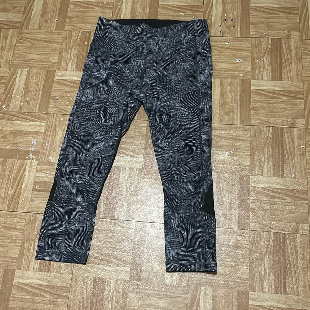 Lululemon leggings size 8